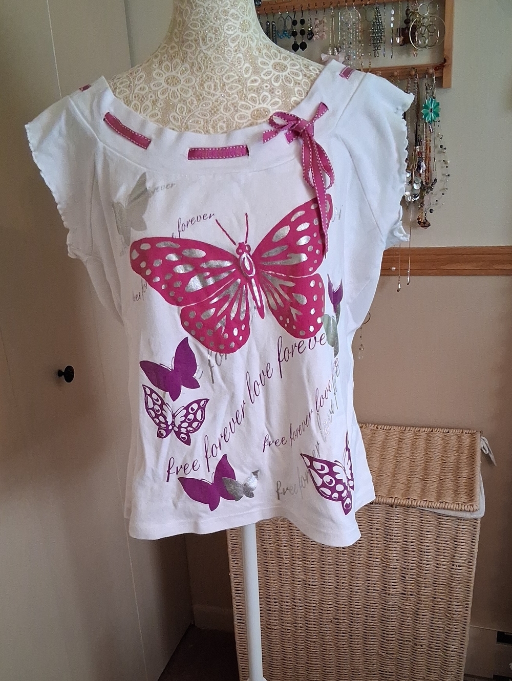 Zoey Beth Plus Size 1x White Tee with Pink Butterfly Print And Ribbon Trim.